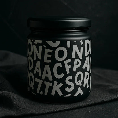 Duftkerze mit Spruch von geilstekerze ist der neue Geschenketrend. Diese witzige Kerze Duftkerze | GEMINI-Design 1 brennt mega lange sagenhafte 80 Stunde, hochwertige ätherische Öle schaffen beste Duftverteilung. Mit 1400 lustigen Sprüchen perfekt zum Verschenken. Handgemacht in Deutschland von geilstekerze.shop -Die beste Duftkerze die du kaufen kannst.