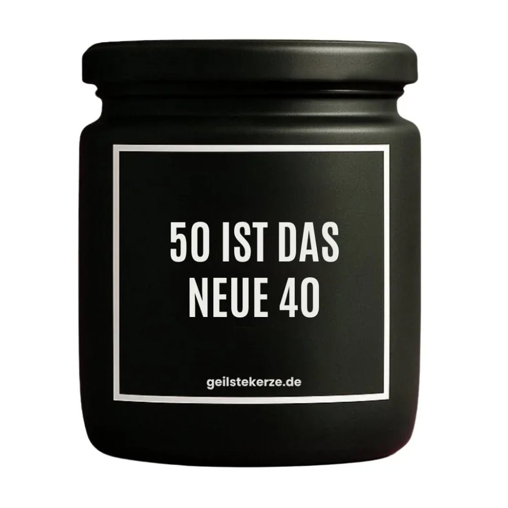 Duftkerze mit Spruch von geilstekerze ist der neue Geschenketrend. Diese witzige Kerze Vegane Bio-Kerze mit Spruch – 50 IST DAS NEUE 40 brennt mega lange sagenhafte 80 Stunde, hochwertige ätherische Öle schaffen beste Duftverteilung. Mit 1400 lustigen Sprüchen perfekt zum Verschenken. Handgemacht in Deutschland von geilstekerze.shop -Die beste Duftkerze die du kaufen kannst.