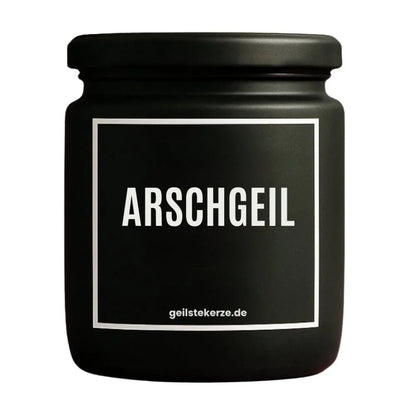 Duftkerze mit Spruch von geilstekerze ist der neue Geschenketrend. Diese witzige Kerze Vegane Bio-Kerze mit Spruch – ARSCHGEIL brennt mega lange sagenhafte 80 Stunde, hochwertige ätherische Öle schaffen beste Duftverteilung. Mit 1400 lustigen Sprüchen perfekt zum Verschenken. Handgemacht in Deutschland von geilstekerze.shop -Die beste Duftkerze die du kaufen kannst.