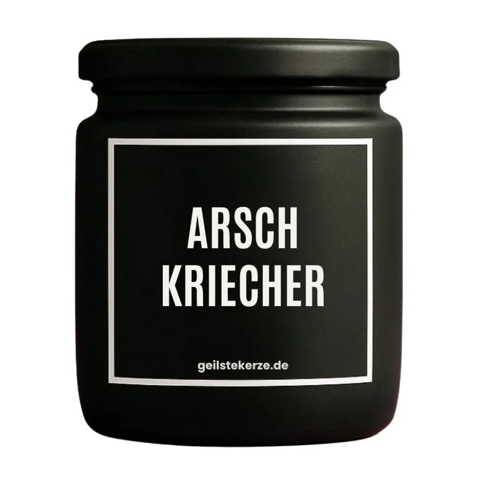 Duftkerze mit Spruch von geilstekerze ist der neue Geschenketrend. Diese witzige Kerze Vegane Bio-Kerze mit Spruch – ARSCHKRIECHER brennt mega lange sagenhafte 80 Stunde, hochwertige ätherische Öle schaffen beste Duftverteilung. Mit 1400 lustigen Sprüchen perfekt zum Verschenken. Handgemacht in Deutschland von geilstekerze.shop -Die beste Duftkerze die du kaufen kannst.