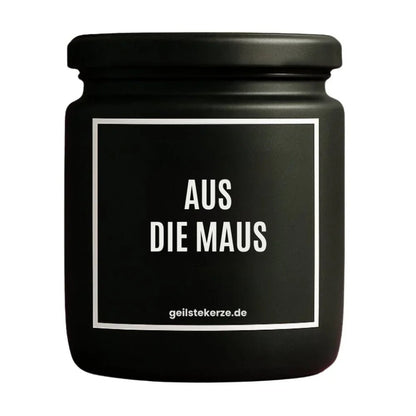 Duftkerze mit Spruch von geilstekerze ist der neue Geschenketrend. Diese witzige Kerze Vegane Bio-Kerze mit Spruch – AUS DIE MAUS brennt mega lange sagenhafte 80 Stunde, hochwertige ätherische Öle schaffen beste Duftverteilung. Mit 1400 lustigen Sprüchen perfekt zum Verschenken. Handgemacht in Deutschland von geilstekerze.shop -Die beste Duftkerze die du kaufen kannst.
