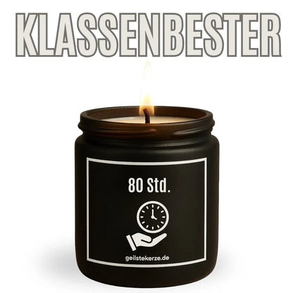 Duftkerze mit Spruch von geilstekerze ist der neue Geschenketrend. Diese witzige Kerze Vegane Bio-Kerze mit Spruch – MONOTONIST brennt mega lange sagenhafte 80 Stunde, hochwertige ätherische Öle schaffen beste Duftverteilung. Mit 1400 lustigen Sprüchen perfekt zum Verschenken. Handgemacht in Deutschland von geilstekerze.shop -Die beste Duftkerze die du kaufen kannst.