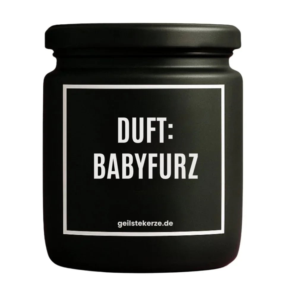 Duftkerze mit Spruch von geilstekerze ist der neue Geschenketrend. Diese witzige Kerze Vegane Bio-Kerze mit Spruch – DUFT: BABYFURZ brennt mega lange sagenhafte 80 Stunde, hochwertige ätherische Öle schaffen beste Duftverteilung. Mit 1400 lustigen Sprüchen perfekt zum Verschenken. Handgemacht in Deutschland von geilstekerze.shop -Die beste Duftkerze die du kaufen kannst.