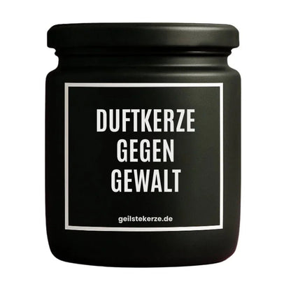 Duftkerze mit Spruch von geilstekerze ist der neue Geschenketrend. Diese witzige Kerze Vegane Bio-Kerze mit Spruch – DUFTKERZE GEGEN GEWALT brennt mega lange sagenhafte 80 Stunde, hochwertige ätherische Öle schaffen beste Duftverteilung. Mit 1400 lustigen Sprüchen perfekt zum Verschenken. Handgemacht in Deutschland von geilstekerze.shop -Die beste Duftkerze die du kaufen kannst.