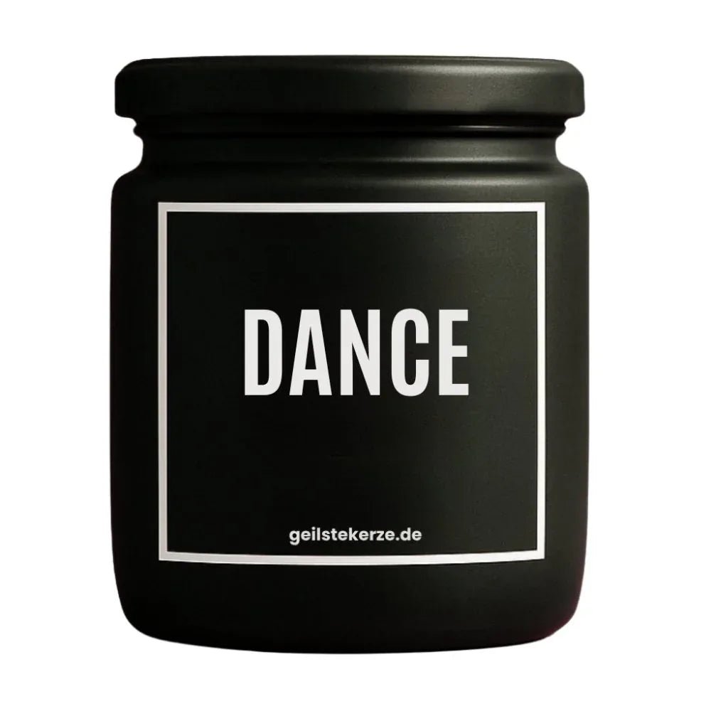 Duftkerze mit Spruch von geilstekerze ist der neue Geschenketrend. Diese witzige Kerze Vegane Bio-Kerze mit Spruch – Duftkerze I DANCE brennt mega lange sagenhafte 80 Stunde, hochwertige ätherische Öle schaffen beste Duftverteilung. Mit 1400 lustigen Sprüchen perfekt zum Verschenken. Handgemacht in Deutschland von geilstekerze.shop -Die beste Duftkerze die du kaufen kannst.
