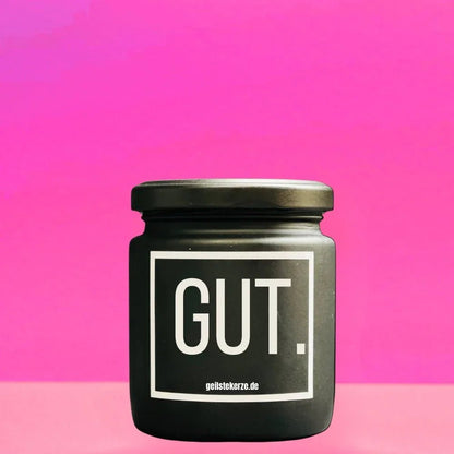 Duftkerze mit Spruch von geilstekerze ist der neue Geschenketrend. Diese witzige Kerze Vegane Bio-Kerze mit Spruch – Duftkerze I GUT brennt mega lange sagenhafte 80 Stunde, hochwertige ätherische Öle schaffen beste Duftverteilung. Mit 1400 lustigen Sprüchen perfekt zum Verschenken. Handgemacht in Deutschland von geilstekerze.shop -Die beste Duftkerze die du kaufen kannst.