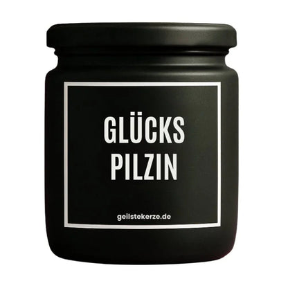 Duftkerze mit Spruch von geilstekerze ist der neue Geschenketrend. Diese witzige Kerze Vegane Bio-Kerze mit Spruch – GLÜCKSPILZIN brennt mega lange sagenhafte 80 Stunde, hochwertige ätherische Öle schaffen beste Duftverteilung. Mit 1400 lustigen Sprüchen perfekt zum Verschenken. Handgemacht in Deutschland von geilstekerze.shop -Die beste Duftkerze die du kaufen kannst.