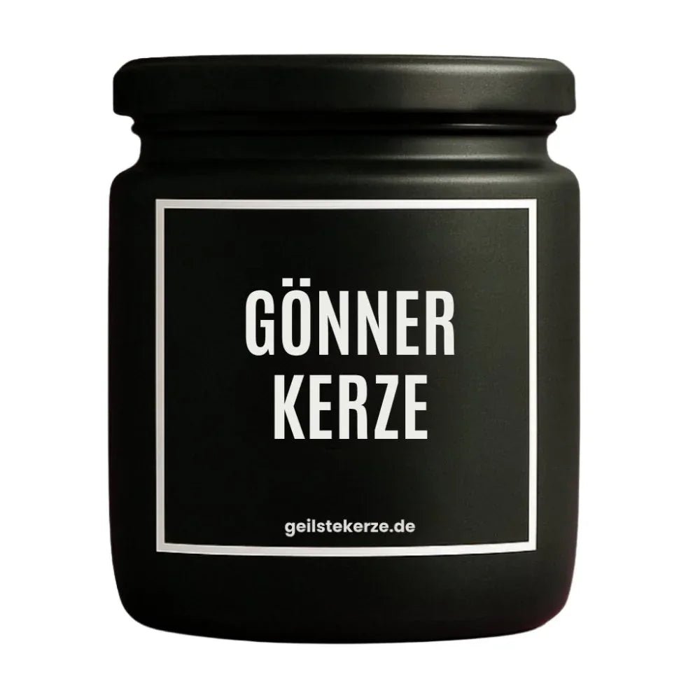 Duftkerze mit Spruch von geilstekerze ist der neue Geschenketrend. Diese witzige Kerze Vegane Bio-Kerze mit Spruch – GÖNNERKERZE brennt mega lange sagenhafte 80 Stunde, hochwertige ätherische Öle schaffen beste Duftverteilung. Mit 1400 lustigen Sprüchen perfekt zum Verschenken. Handgemacht in Deutschland von geilstekerze.shop -Die beste Duftkerze die du kaufen kannst.