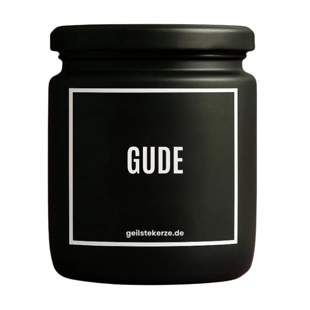 Duftkerze mit Spruch von geilstekerze ist der neue Geschenketrend. Diese witzige Kerze Vegane Bio-Kerze mit Spruch – GUDE brennt mega lange sagenhafte 80 Stunde, hochwertige ätherische Öle schaffen beste Duftverteilung. Mit 1400 lustigen Sprüchen perfekt zum Verschenken. Handgemacht in Deutschland von geilstekerze.shop -Die beste Duftkerze die du kaufen kannst.