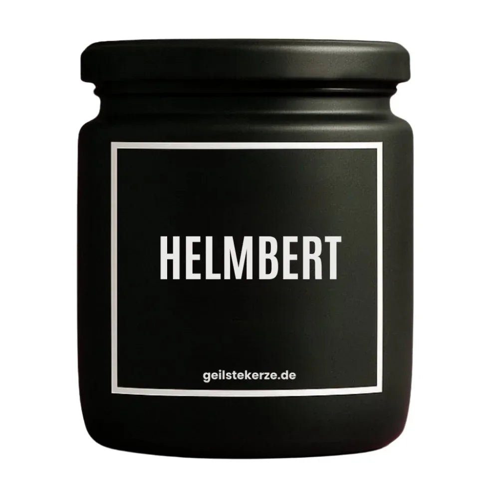 Duftkerze mit Spruch von geilstekerze ist der neue Geschenketrend. Diese witzige Kerze Vegane Bio-Kerze mit Spruch – HELMBERT brennt mega lange sagenhafte 80 Stunde, hochwertige ätherische Öle schaffen beste Duftverteilung. Mit 1400 lustigen Sprüchen perfekt zum Verschenken. Handgemacht in Deutschland von geilstekerze.shop -Die beste Duftkerze die du kaufen kannst.
