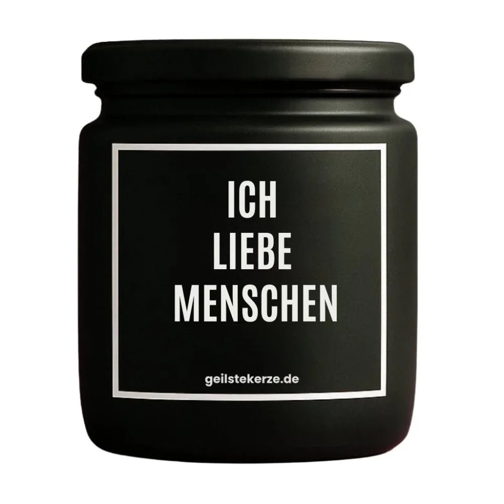 Duftkerze mit Spruch von geilstekerze ist der neue Geschenketrend. Diese witzige Kerze Vegane Bio-Kerze mit Spruch – ICH LIEBE MENSCHEN brennt mega lange sagenhafte 80 Stunde, hochwertige ätherische Öle schaffen beste Duftverteilung. Mit 1400 lustigen Sprüchen perfekt zum Verschenken. Handgemacht in Deutschland von geilstekerze.shop -Die beste Duftkerze die du kaufen kannst.