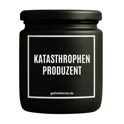 Duftkerze mit Spruch von geilstekerze ist der neue Geschenketrend. Diese witzige Kerze Vegane Bio-Kerze mit Spruch – KATASTROPHENPRODUZENT brennt mega lange sagenhafte 80 Stunde, hochwertige ätherische Öle schaffen beste Duftverteilung. Mit 1400 lustigen Sprüchen perfekt zum Verschenken. Handgemacht in Deutschland von geilstekerze.shop -Die beste Duftkerze die du kaufen kannst.