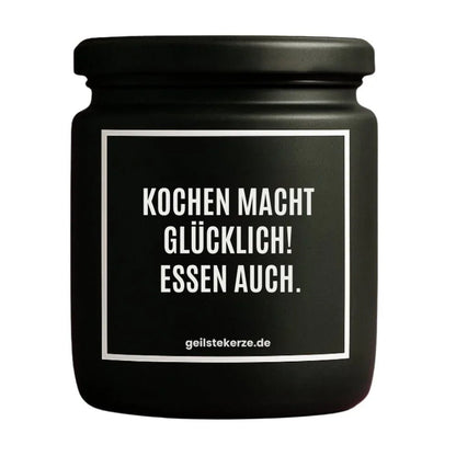Duftkerze mit Spruch von geilstekerze ist der neue Geschenketrend. Diese witzige Kerze Vegane Bio-Kerze mit Spruch – KOCHEN MACHT GLÜCKLICH! ESSEN AUCH. brennt mega lange sagenhafte 80 Stunde, hochwertige ätherische Öle schaffen beste Duftverteilung. Mit 1400 lustigen Sprüchen perfekt zum Verschenken. Handgemacht in Deutschland von geilstekerze.shop -Die beste Duftkerze die du kaufen kannst.