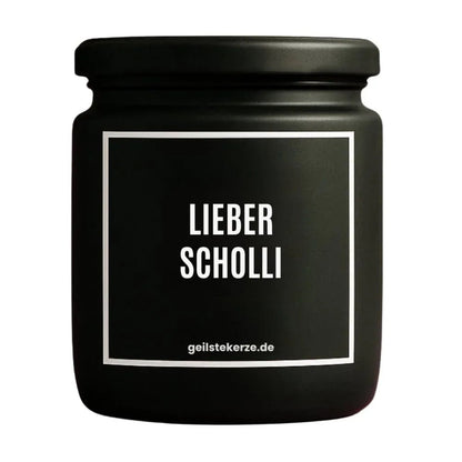 Duftkerze mit Spruch von geilstekerze ist der neue Geschenketrend. Diese witzige Kerze Vegane Bio-Kerze mit Spruch – LIEBER SCHOLLI brennt mega lange sagenhafte 80 Stunde, hochwertige ätherische Öle schaffen beste Duftverteilung. Mit 1400 lustigen Sprüchen perfekt zum Verschenken. Handgemacht in Deutschland von geilstekerze.shop -Die beste Duftkerze die du kaufen kannst.