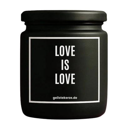 Duftkerze mit Spruch von geilstekerze ist der neue Geschenketrend. Diese witzige Kerze Vegane Bio-Kerze mit Spruch – LOVE IS LOVE brennt mega lange sagenhafte 80 Stunde, hochwertige ätherische Öle schaffen beste Duftverteilung. Mit 1400 lustigen Sprüchen perfekt zum Verschenken. Handgemacht in Deutschland von geilstekerze.shop -Die beste Duftkerze die du kaufen kannst.