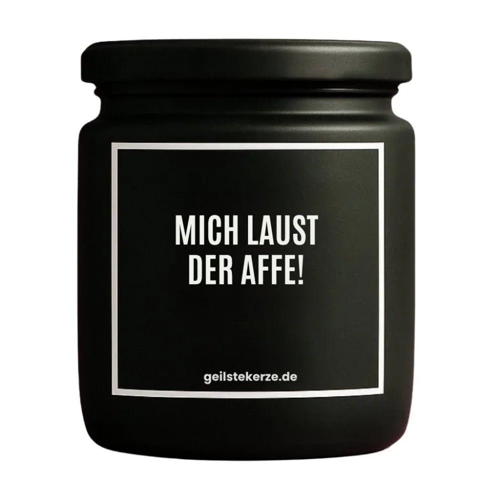 Duftkerze mit Spruch von geilstekerze ist der neue Geschenketrend. Diese witzige Kerze Vegane Bio-Kerze mit Spruch – MICH LAUST DER AFFE! brennt mega lange sagenhafte 80 Stunde, hochwertige ätherische Öle schaffen beste Duftverteilung. Mit 1400 lustigen Sprüchen perfekt zum Verschenken. Handgemacht in Deutschland von geilstekerze.shop -Die beste Duftkerze die du kaufen kannst.