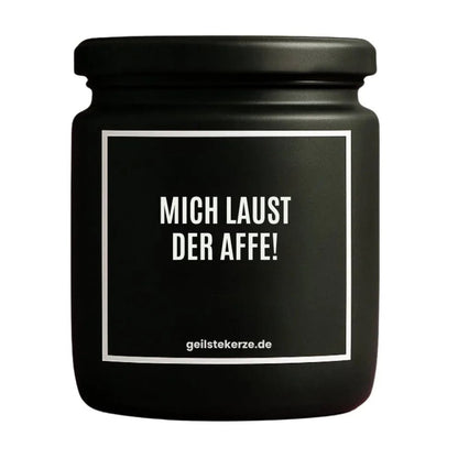 Duftkerze mit Spruch von geilstekerze ist der neue Geschenketrend. Diese witzige Kerze Vegane Bio-Kerze mit Spruch – MICH LAUST DER AFFE! brennt mega lange sagenhafte 80 Stunde, hochwertige ätherische Öle schaffen beste Duftverteilung. Mit 1400 lustigen Sprüchen perfekt zum Verschenken. Handgemacht in Deutschland von geilstekerze.shop -Die beste Duftkerze die du kaufen kannst.
