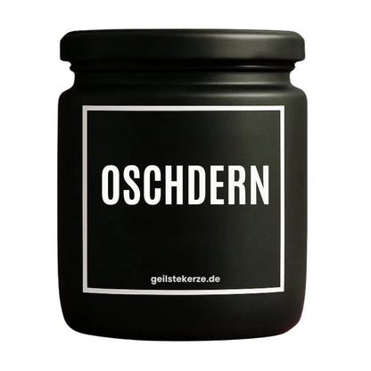 Duftkerze mit Spruch von geilstekerze ist der neue Geschenketrend. Diese witzige Kerze Vegane Bio-Kerze mit Spruch – OSCHDERN brennt mega lange sagenhafte 80 Stunde, hochwertige ätherische Öle schaffen beste Duftverteilung. Mit 1400 lustigen Sprüchen perfekt zum Verschenken. Handgemacht in Deutschland von geilstekerze.shop -Die beste Duftkerze die du kaufen kannst.