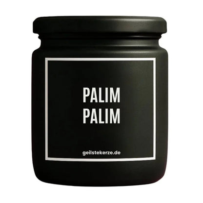 Duftkerze mit Spruch von geilstekerze ist der neue Geschenketrend. Diese witzige Kerze Vegane Bio-Kerze mit Spruch – PALIM PALIM brennt mega lange sagenhafte 80 Stunde, hochwertige ätherische Öle schaffen beste Duftverteilung. Mit 1400 lustigen Sprüchen perfekt zum Verschenken. Handgemacht in Deutschland von geilstekerze.shop -Die beste Duftkerze die du kaufen kannst.