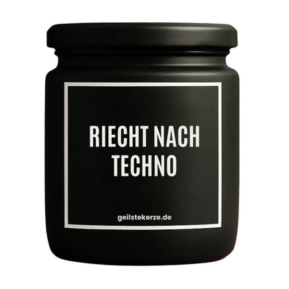 Duftkerze mit Spruch von geilstekerze ist der neue Geschenketrend. Diese witzige Kerze Vegane Bio-Kerze mit Spruch – RIECHT NACH TECHNO brennt mega lange sagenhafte 80 Stunde, hochwertige ätherische Öle schaffen beste Duftverteilung. Mit 1400 lustigen Sprüchen perfekt zum Verschenken. Handgemacht in Deutschland von geilstekerze.shop -Die beste Duftkerze die du kaufen kannst.
