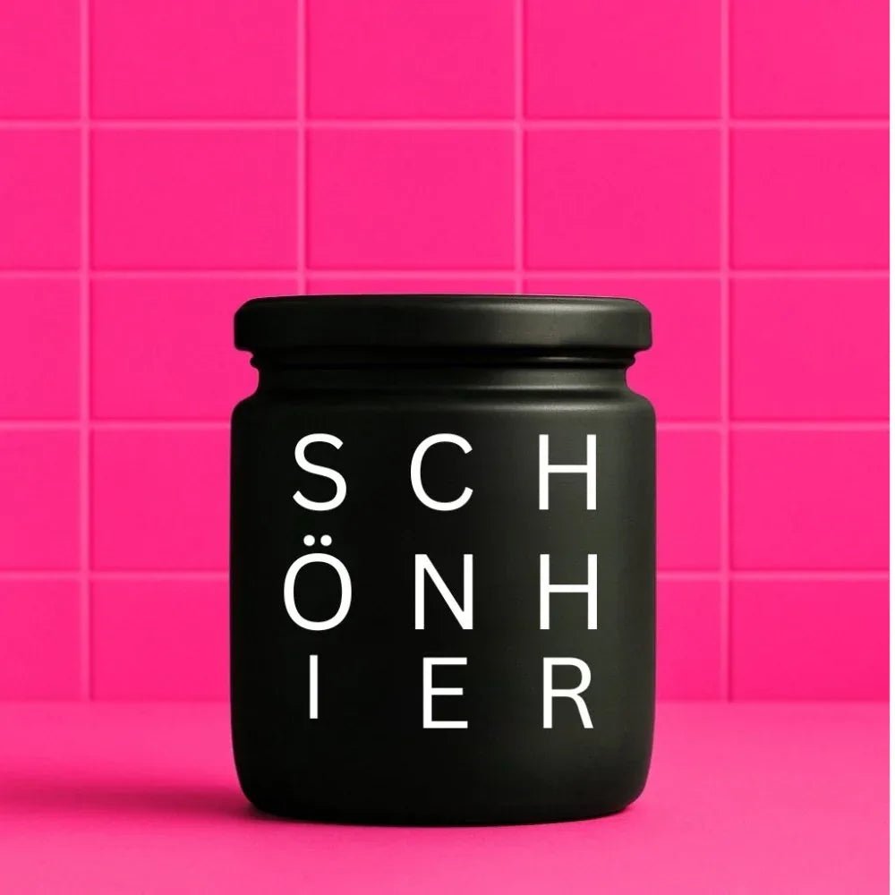 Vegane Bio-Kerze mit Spruch – S C H Ö N H I E R