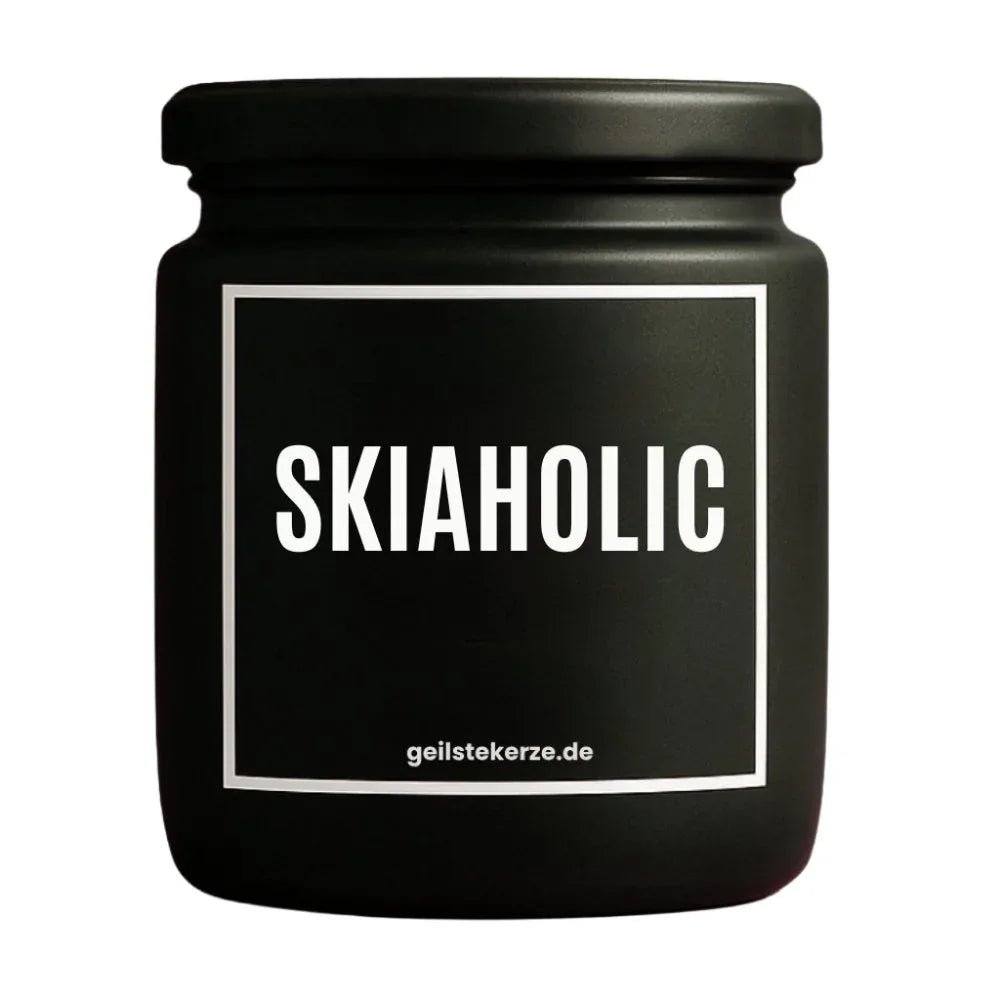 Duftkerze mit Spruch von geilstekerze ist der neue Geschenketrend. Diese witzige Kerze Vegane Bio-Kerze mit Spruch – SKIAHOLIC brennt mega lange sagenhafte 80 Stunde, hochwertige ätherische Öle schaffen beste Duftverteilung. Mit 1400 lustigen Sprüchen perfekt zum Verschenken. Handgemacht in Deutschland von geilstekerze.shop -Die beste Duftkerze die du kaufen kannst.