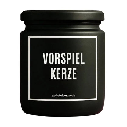 Duftkerze mit Spruch von geilstekerze ist der neue Geschenketrend. Diese witzige Kerze Vegane Bio-Kerze mit Spruch – VORSPIEL KERZE brennt mega lange sagenhafte 80 Stunde, hochwertige ätherische Öle schaffen beste Duftverteilung. Mit 1400 lustigen Sprüchen perfekt zum Verschenken. Handgemacht in Deutschland von geilstekerze.shop -Die beste Duftkerze die du kaufen kannst.